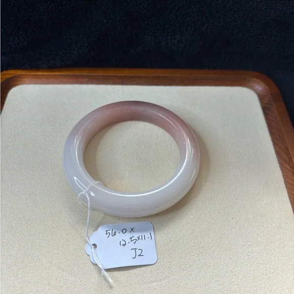Shetai Jade Bangle - Picture 2 of 9